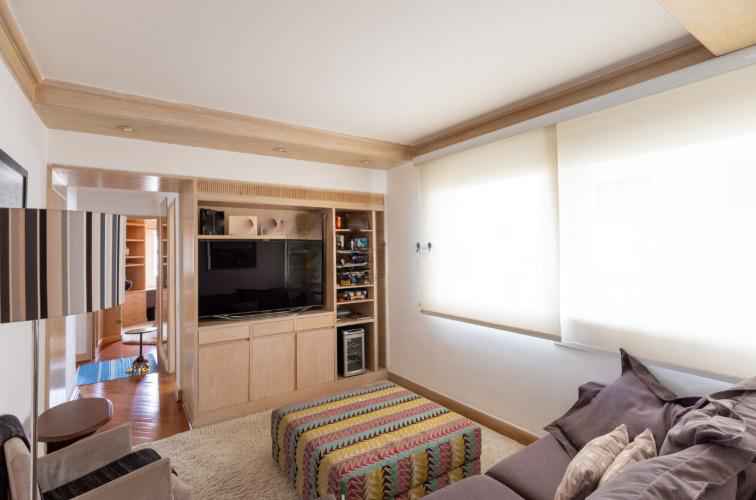 Apartamento para Locação R$ 12.000 em MOEMA 156m2 3 dormitórios (1 suites) 3 vagas 2 banheiros