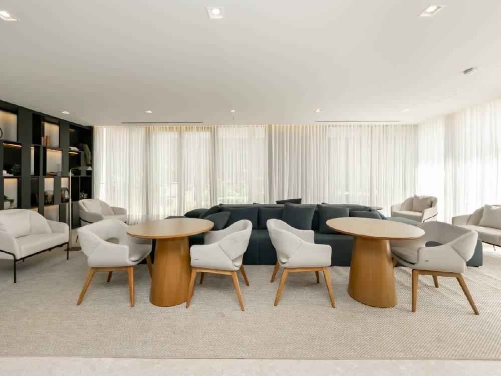 Apartamento tipo 102m2 para Venda(R$2.120.000) ou Locação(R$ 12.000), 2 suites, 4 banheiros, 2 vagas em MOEMA