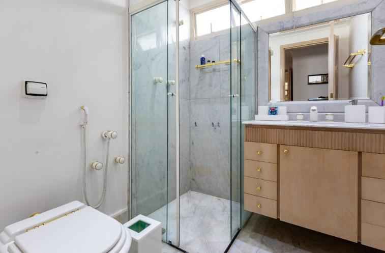 Apartamento para Locação R$ 12.000 em MOEMA 156m2 3 dormitórios (1 suites) 3 vagas 2 banheiros
