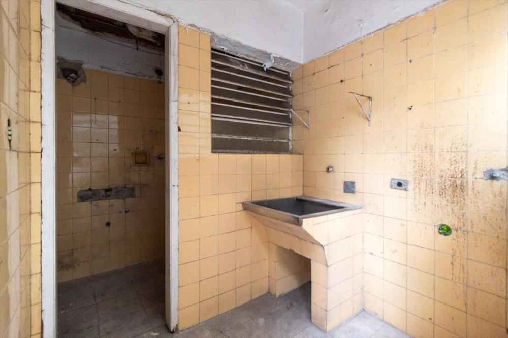 Locação de Prédio Comercial em MOEMA 530m2 R$60.000 5 salas 4 banheiros 6 vagas