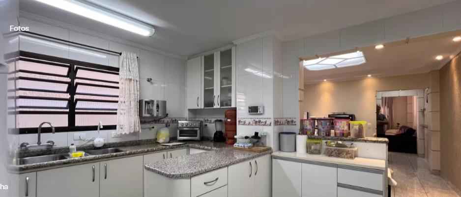 Casa com 170m2 à venda na Vila Mariana, com 3 quartos, (1 suíte), e 3 banheiros 2 vagas apenas R$ 1.1000.00