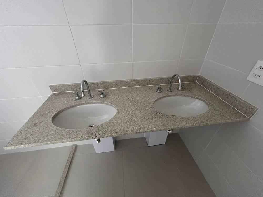 Apartamento à Venda no CAMPO BELO, 2 Quartos, (2suítes), 4 banheiros e 2 vagas R$ 1.950.000 109 m²