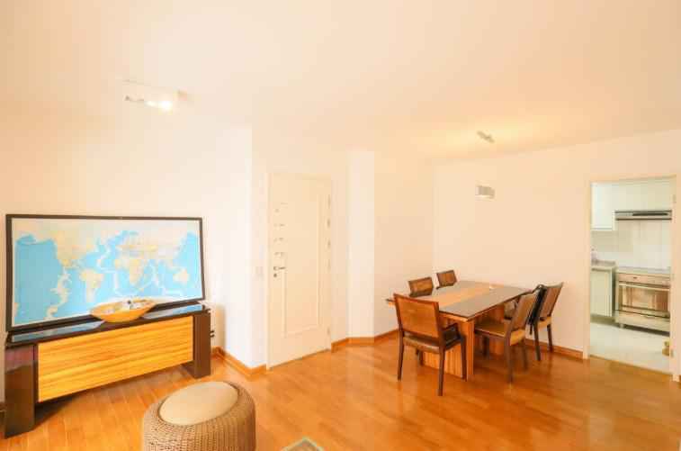 Apartamento para Locaçã em MOEMA 100m2 3 dormitórios(1 suíte) 2 vagas 1 banheiro R$12.000