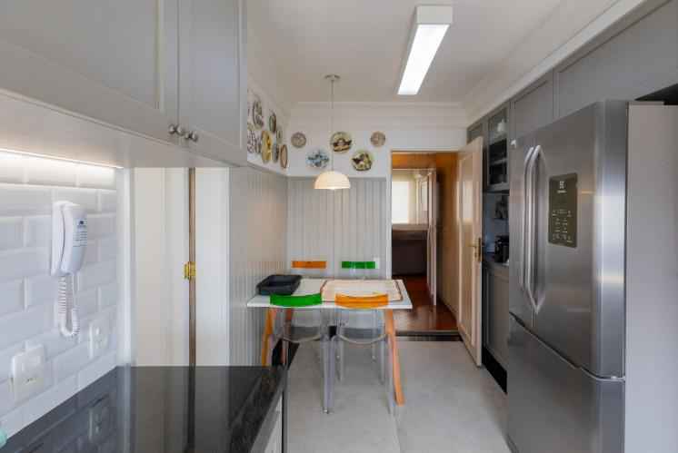 Apartamento para Locação R$ 12.000 em MOEMA 156m2 3 dormitórios (1 suites) 3 vagas 2 banheiros