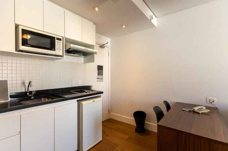 Apartamento no ITAIM BIBI 31m2 1 dormitório 1 banheiro 1vaga Pacote R$6.300 !!!!