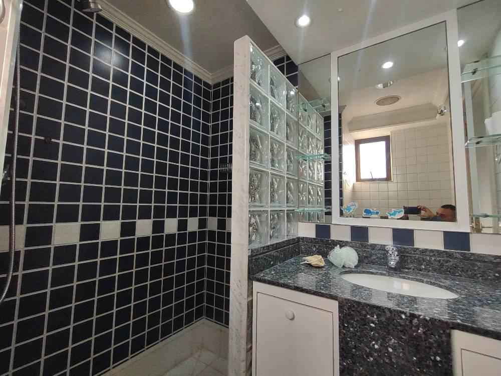  Apartamento em MOEMA (1 por andar) 4 suítes 6 banheiros, 4 vagas na garagem e depósito no sub-solo, 228 m2 R$ 3.199.000,00