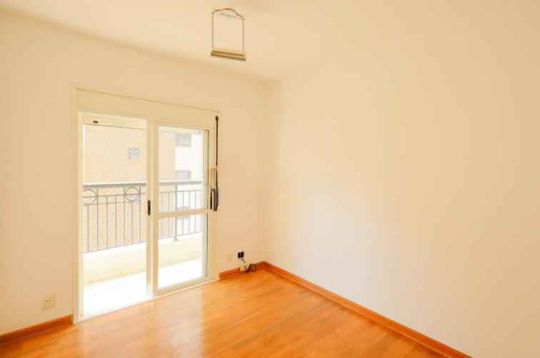 Apartamento para Locaçã em MOEMA 100m2 3 dormitórios(1 suíte) 2 vagas 1 banheiro R$12.000