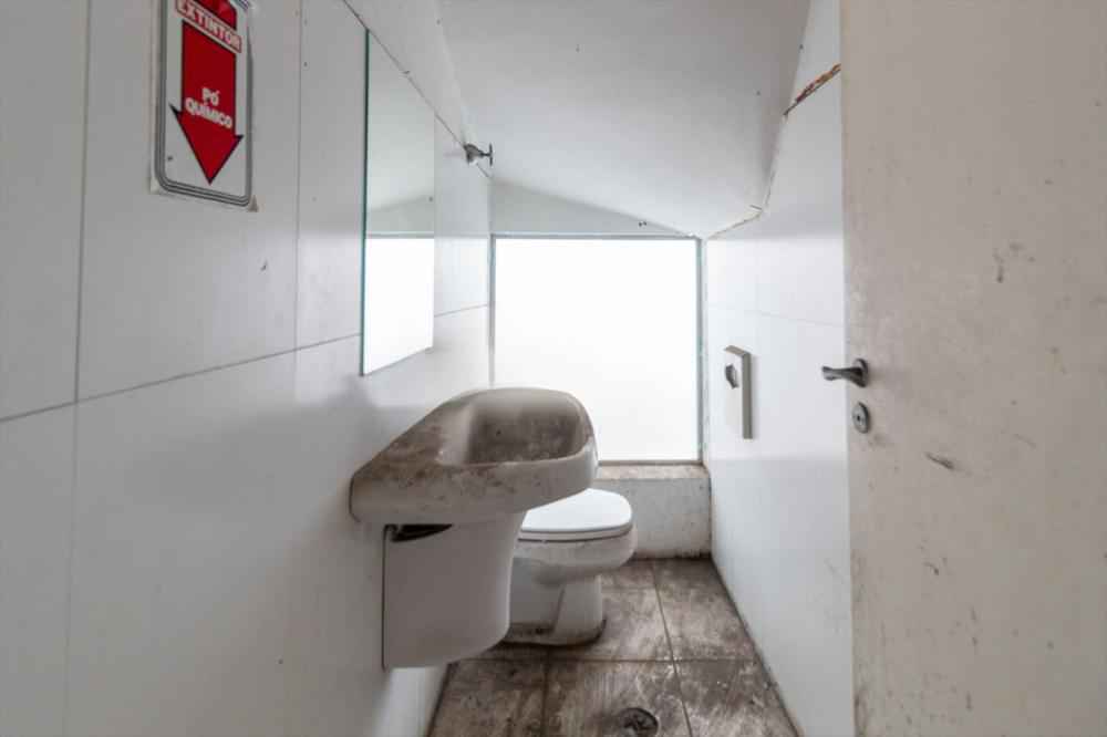 Locação de Prédio Comercial em MOEMA 530m2 R$60.000 5 salas 4 banheiros 6 vagas