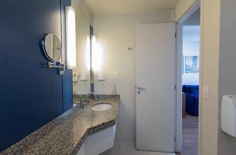 Apartamento no ITAIM BIBI 31m2 1 dormitório 1 banheiro 1vaga Pacote R$6.300 !!!!