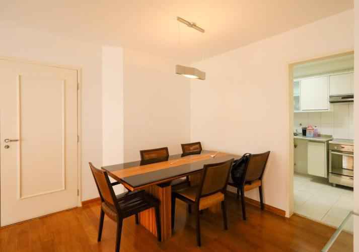 Apartamento para Locaçã em MOEMA 100m2 3 dormitórios(1 suíte) 2 vagas 1 banheiro R$12.000