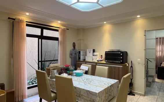 Casa com 170m2 à venda na Vila Mariana, com 3 quartos, (1 suíte), e 3 banheiros 2 vagas apenas R$ 1.1000.00