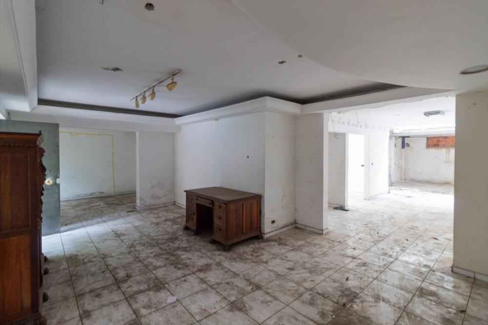 Locação de Prédio Comercial em MOEMA 530m2 R$60.000 5 salas 4 banheiros 6 vagas