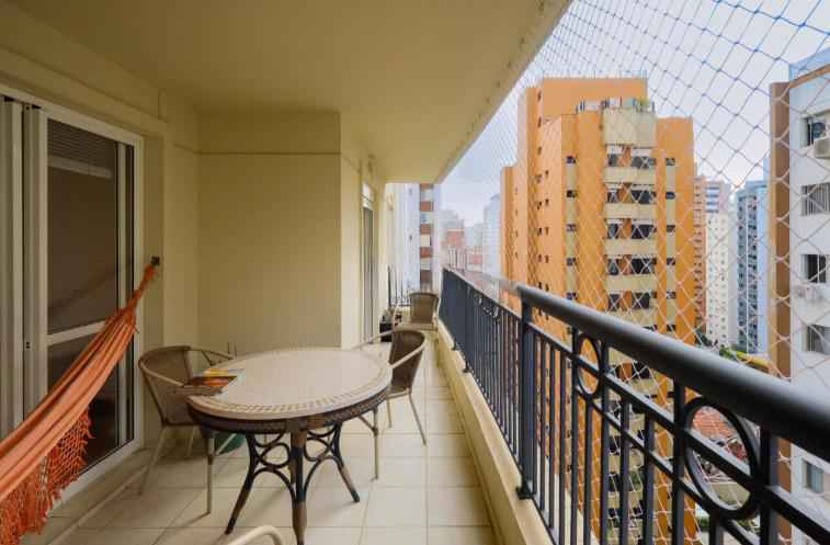 Apartamento para Locaçã em MOEMA 100m2 3 dormitórios(1 suíte) 2 vagas 1 banheiro R$12.000