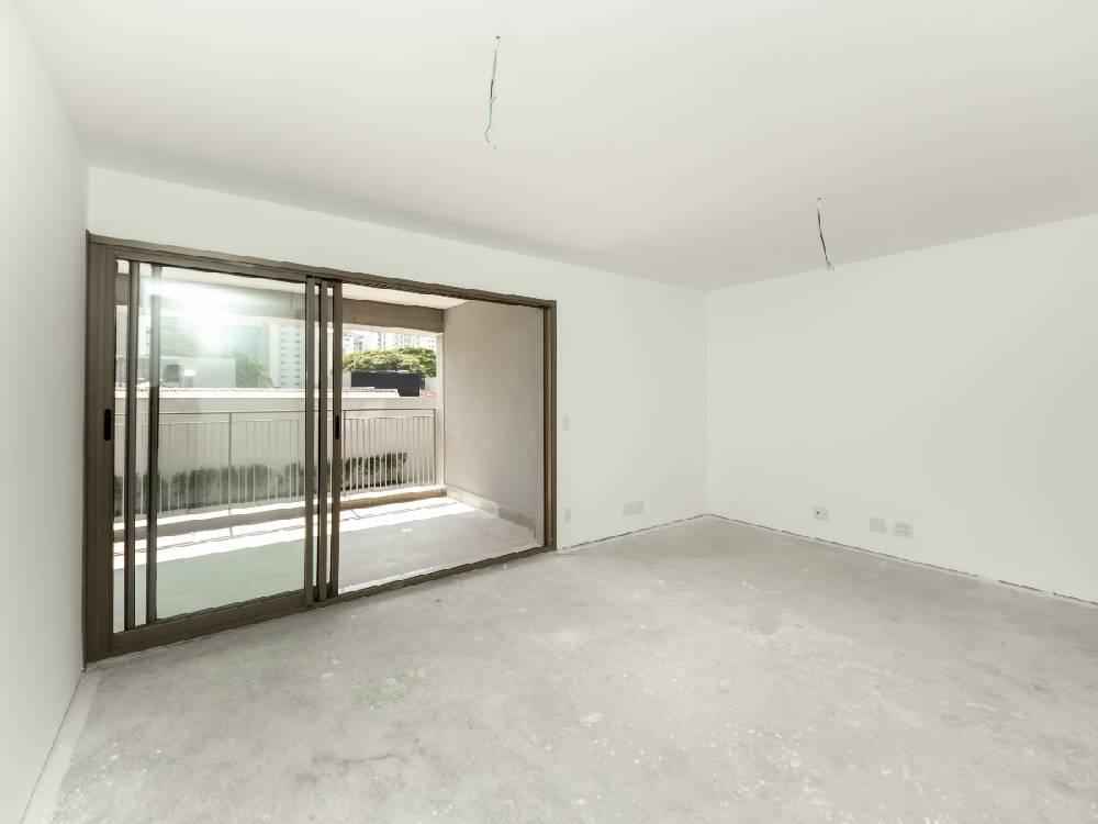 Apartamento tipo 102m2 para Venda(R$2.120.000) ou Locação(R$ 12.000), 2 suites, 4 banheiros, 2 vagas em MOEMA