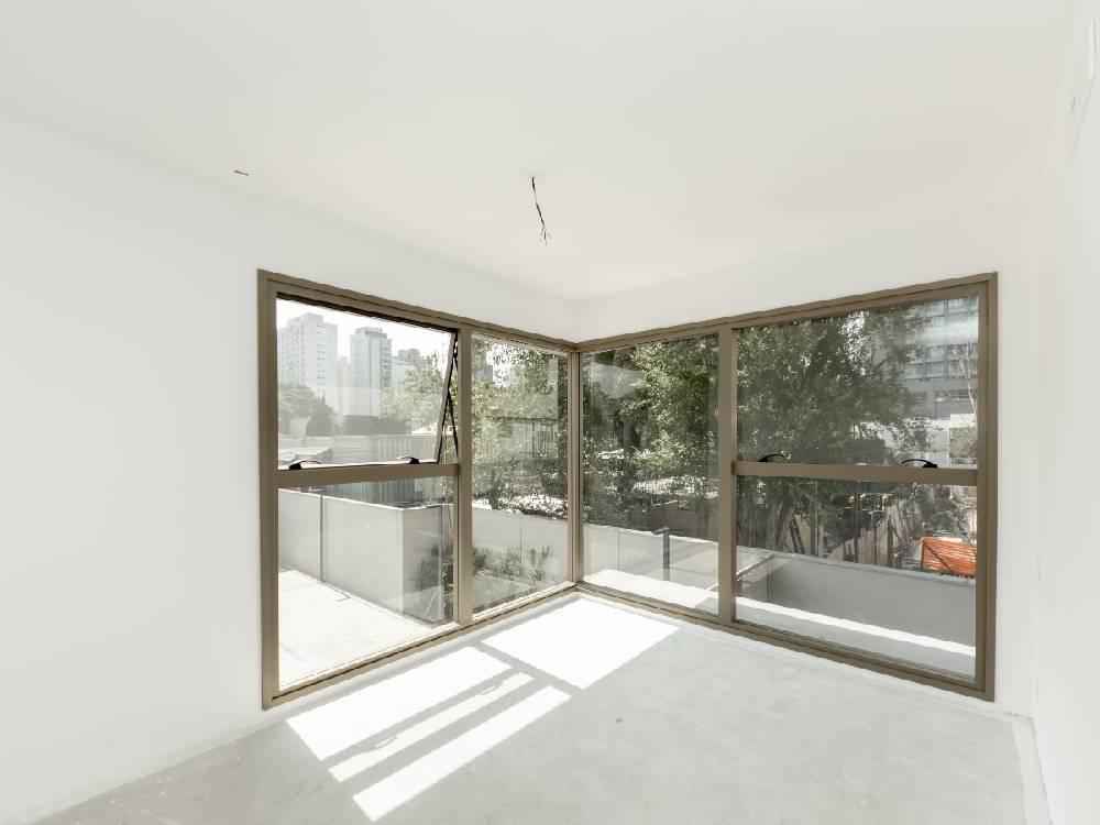 Apartamento tipo 102m2 para Venda(R$2.120.000) ou Locação(R$ 12.000), 2 suites, 4 banheiros, 2 vagas em MOEMA