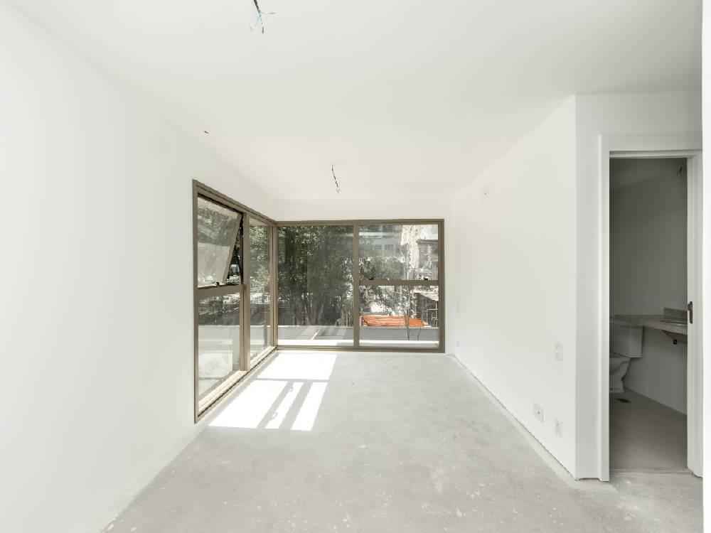 Apartamento tipo 102m2 para Venda(R$2.120.000) ou Locação(R$ 12.000), 2 suites, 4 banheiros, 2 vagas em MOEMA