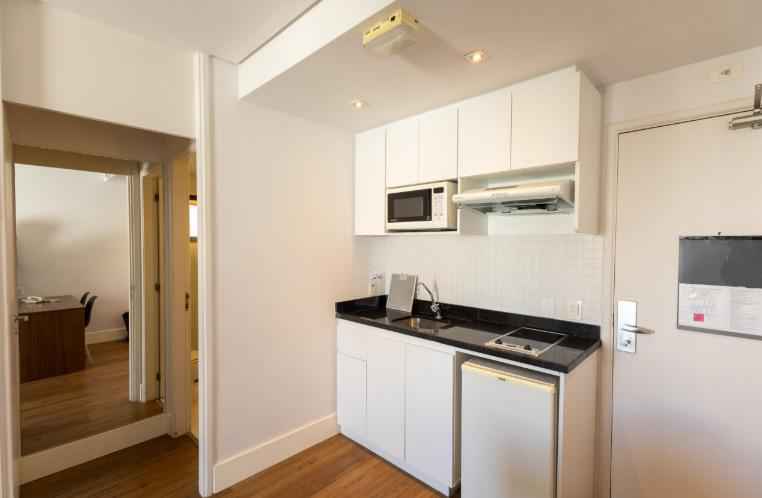Apartamento no ITAIM BIBI 31m2 1 dormitório 1 banheiro 1vaga Pacote R$6.300 !!!!