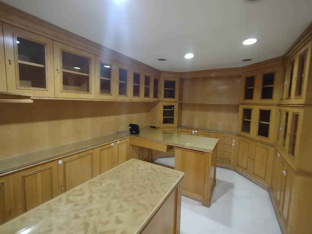  Apartamento em MOEMA (1 por andar) 4 suítes 6 banheiros, 4 vagas na garagem e depósito no sub-solo, 228 m2 R$ 3.199.000,00