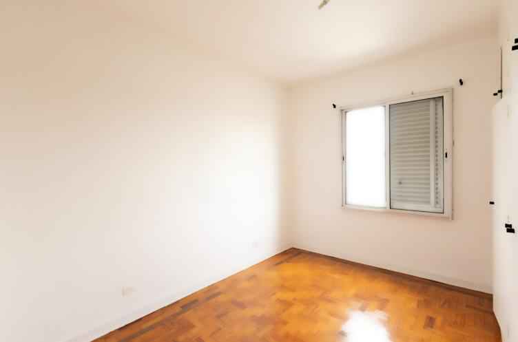 Venda de Imóvel em MOEMA com 3 quartos, sendo 1 suíte, 2 banheiros 105m² R$ 748.00