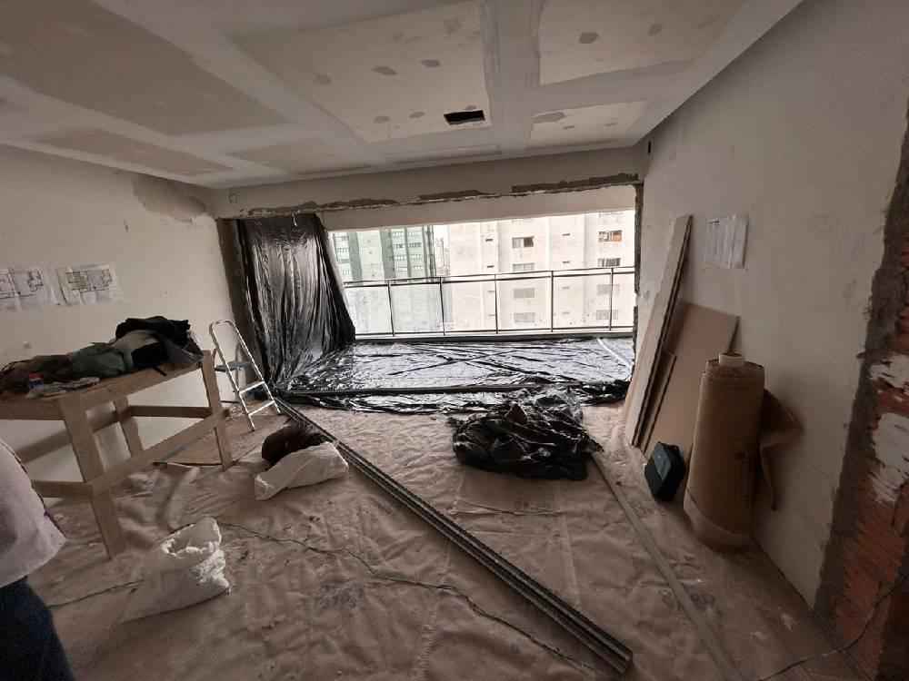 Apartamento à Venda no CAMPO BELO, 2 Quartos, (2suítes), 4 banheiros e 2 vagas R$ 1.950.000 109 m²