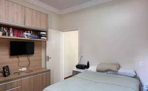 Casa com 170m2 à venda na Vila Mariana, com 3 quartos, (1 suíte), e 3 banheiros 2 vagas apenas R$ 1.1000.00