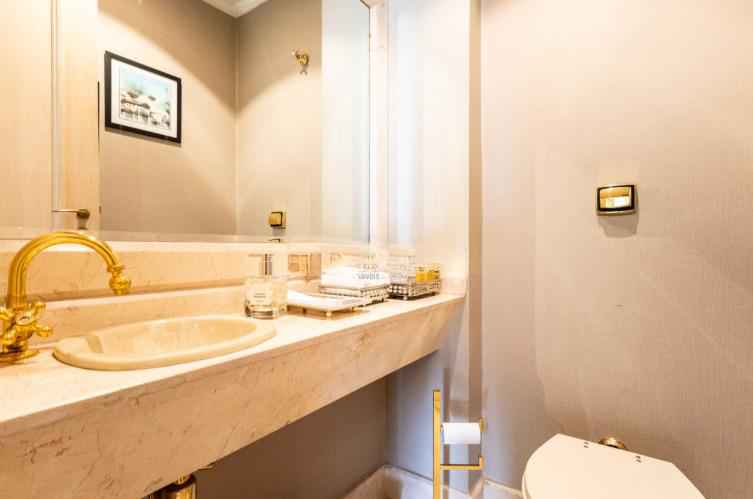 Apartamento para Locação R$ 12.000 em MOEMA 156m2 3 dormitórios (1 suites) 3 vagas 2 banheiros