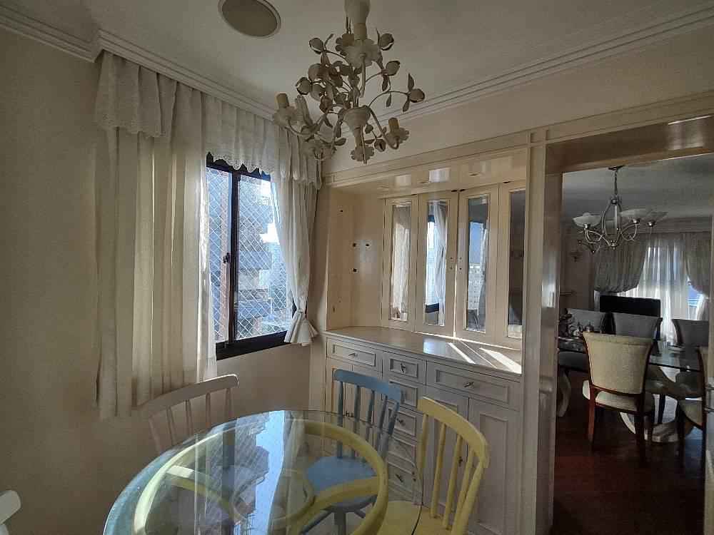  Apartamento em MOEMA (1 por andar) 4 suítes 6 banheiros, 4 vagas na garagem e depósito no sub-solo, 228 m2 R$ 3.199.000,00