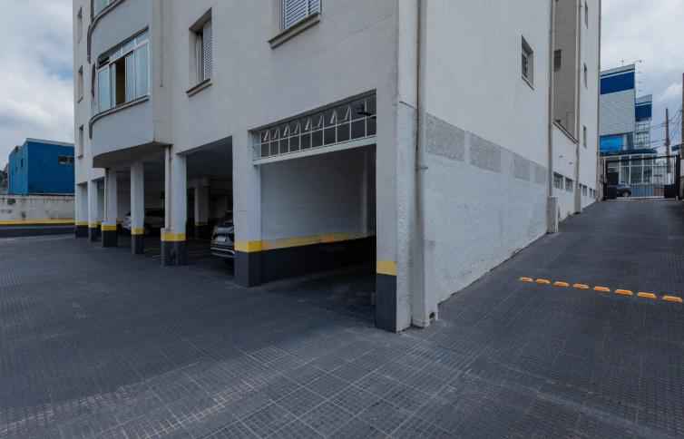 Venda de Imóvel em MOEMA com 3 quartos, sendo 1 suíte, 2 banheiros 105m² R$ 748.00