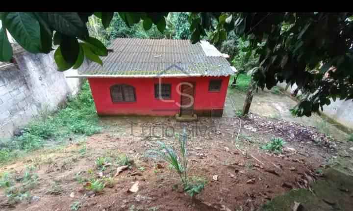 Casa perto da Praia com quintal amplo em Angra dos Reis Rj