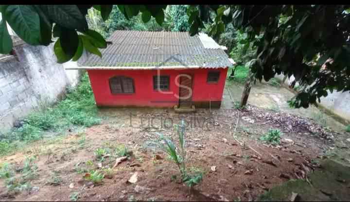 Casa perto da Praia com quintal amplo em Angra dos Reis Rj