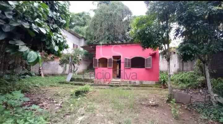 Casa perto da Praia com quintal amplo em Angra dos Reis Rj