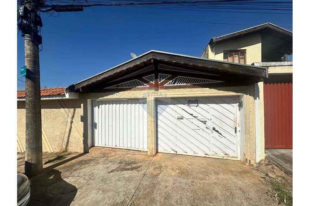 Casa3 dormitórios,2 banheiros -Jd hortência 