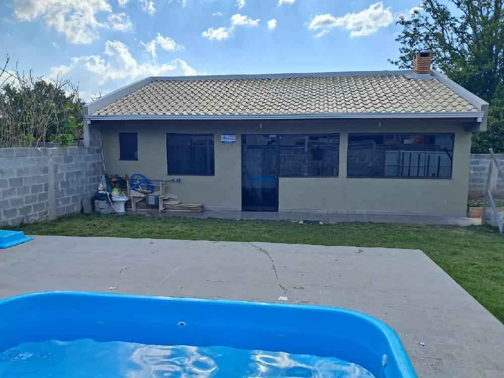casa com 1 quarto e piscina em Campo Largo 
