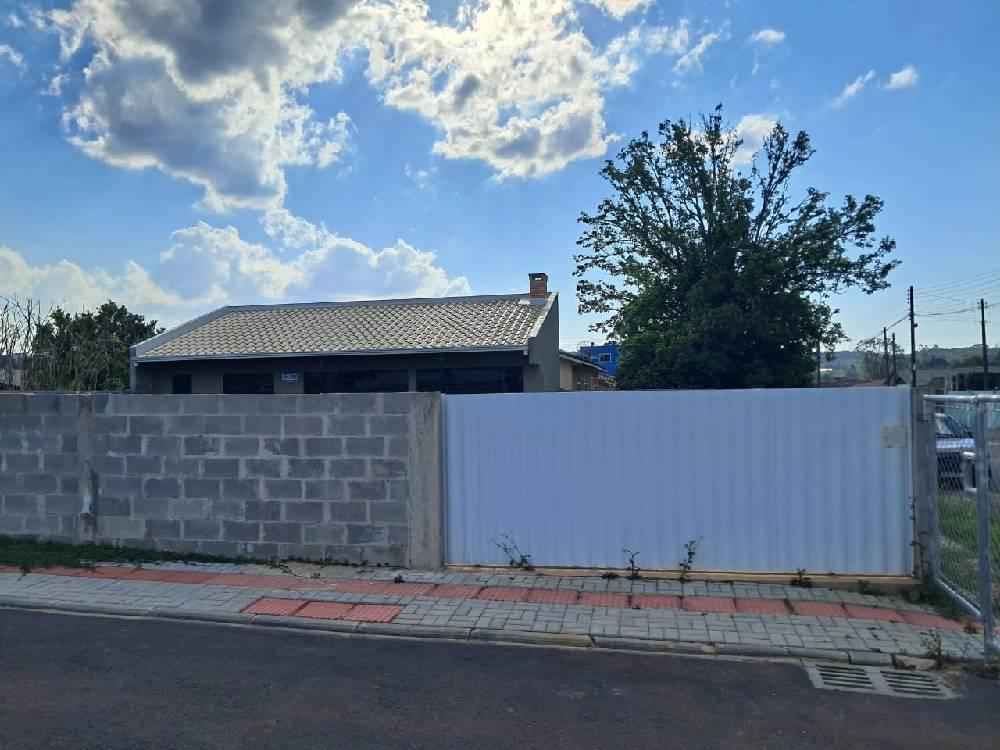 casa com 1 quarto e piscina em Campo Largo 