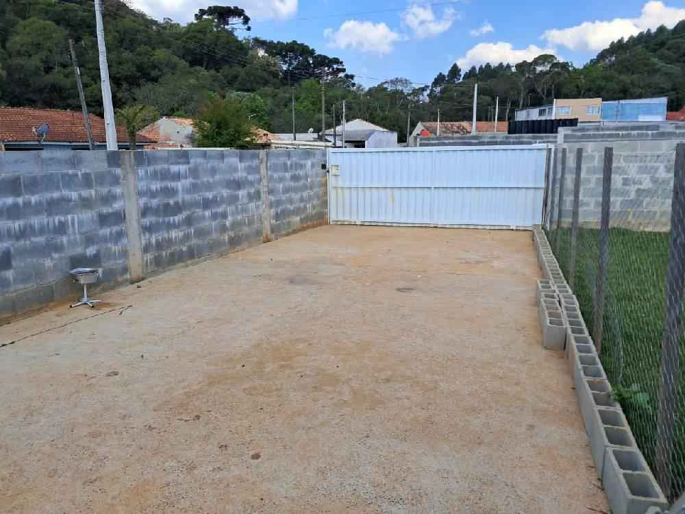 casa com 1 quarto e piscina em Campo Largo 